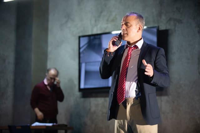 El Teatro Alhambra agota las entradas para la obra ‘El traje’ escrita y dirigida por Juan Cavestany