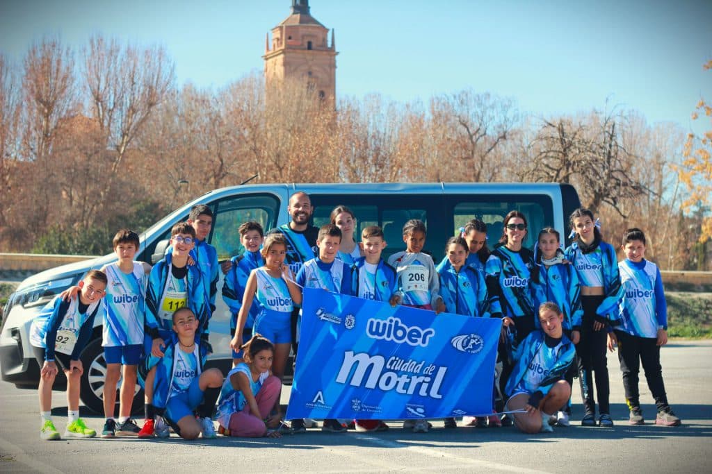 Los equipos Sub14 y Sub12 masculino del Club de Atletismo Wiber Ciudad de Motril, segundo y tercer puesto del Campeonato de Andalucía de marcha en ruta