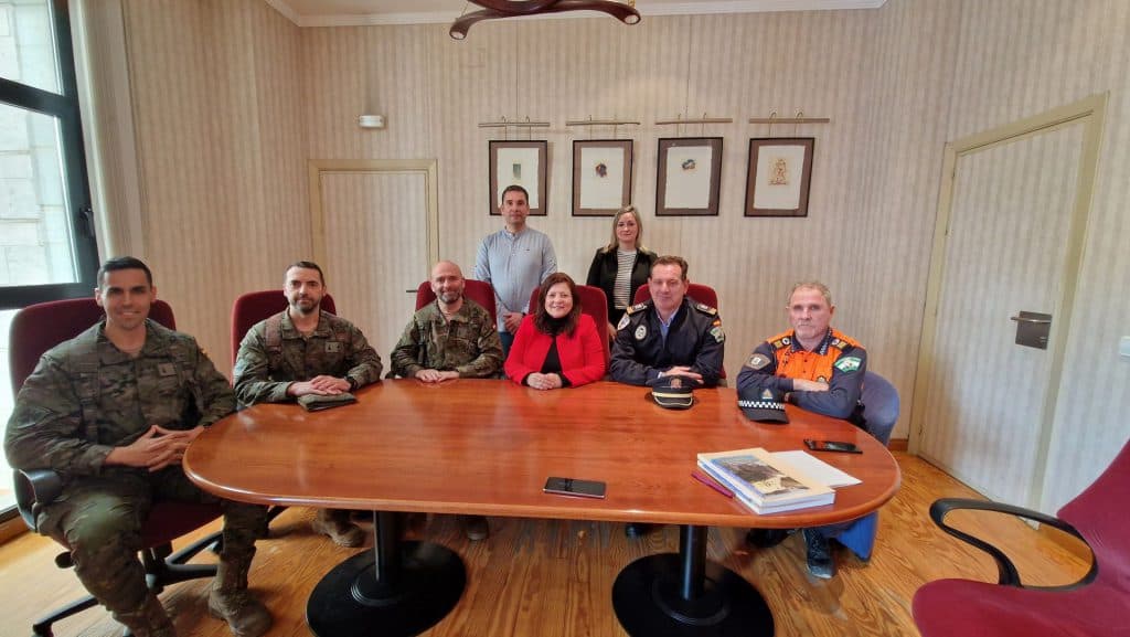 Encuentro institucional del Ayuntamiento de Salobreña y el Mando de Operaciones del Eagle Eye