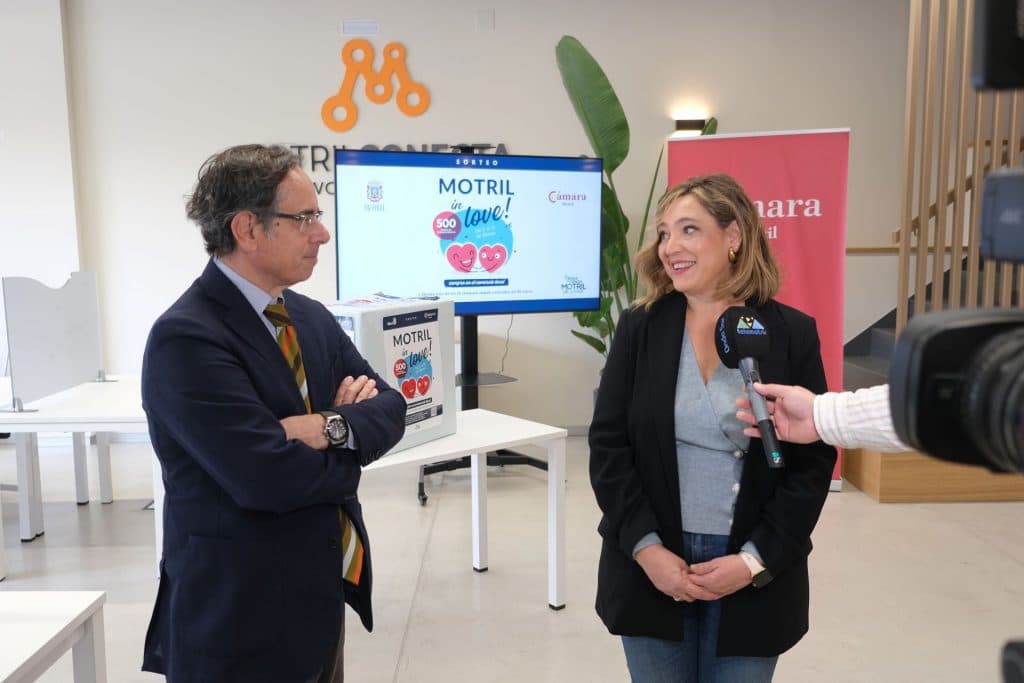 La Cámara de Motril reparte 500 euros en cheques regalo por la campaña de San Valentín entre las casi 3.000 participaciones de clientes del comercio local