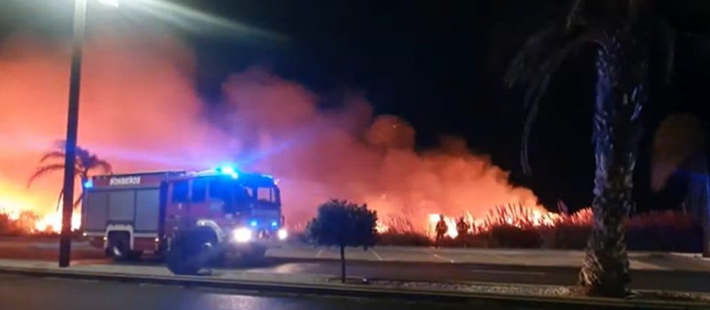 El incendio en la zona del TH1 de Salobreña queda extinguido tras más de 4 horas de intenso trabajo