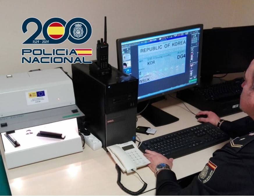 Agentes de la Policía Nacional han detenido a un varón sorprendido cuando intentaba volar a Palma de Mallorca con un pasaporte de otra persona