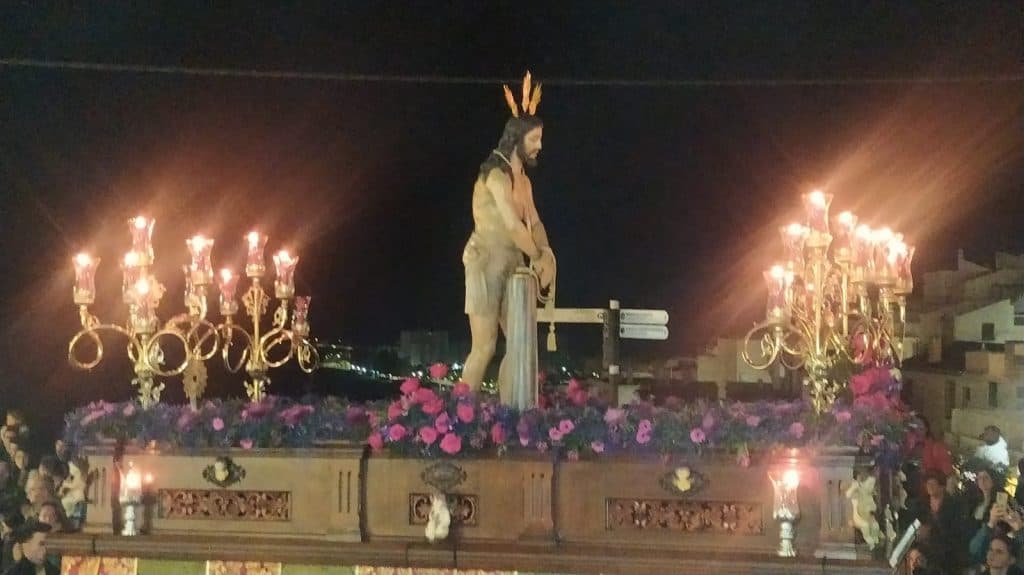 SALOBREÑA VIVE CON PASIÓN EL PRIMER DESFILE PROCESIONAL DE LA SEMANA SANTA