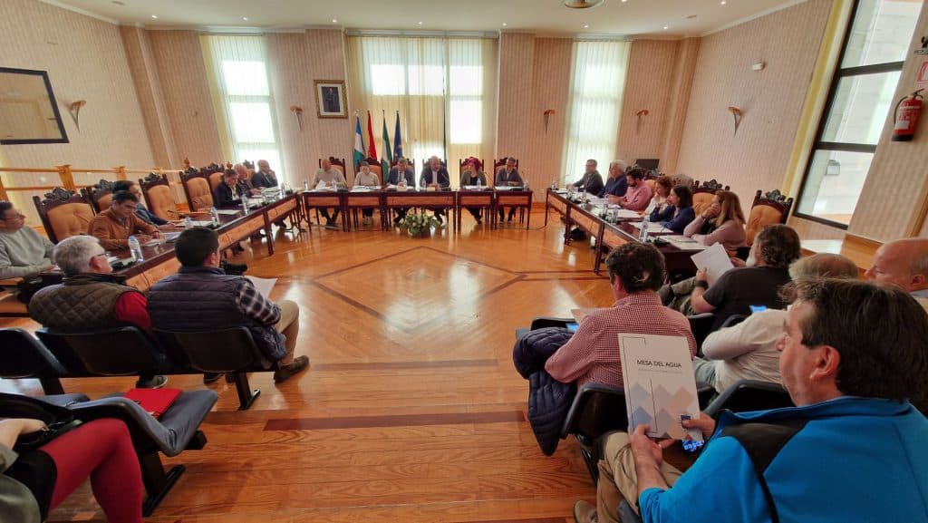 Salobreña celebra la primera reunión de la Mesa del Agua