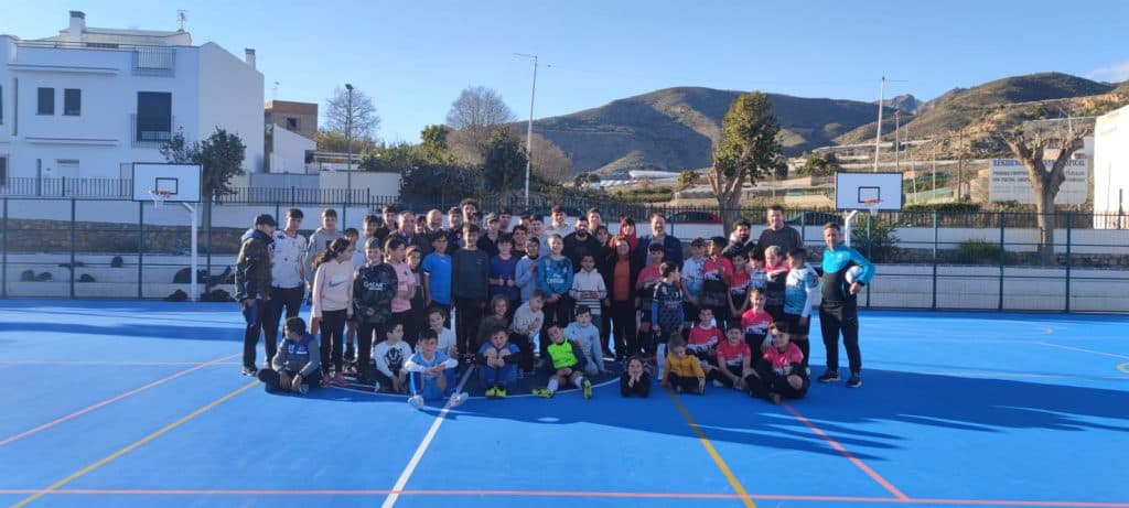 El polideportivo de Lobres vuelve a abrir sus puertas tras una remodelación integral