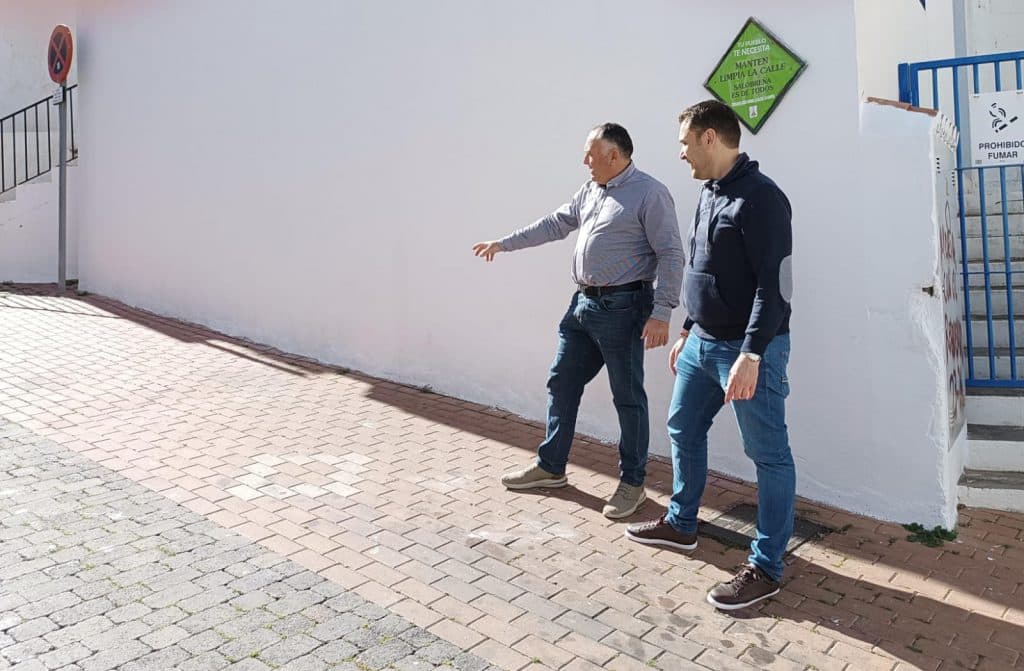 El Ayuntamiento de Salobreña acomete trabajos de mejora en distintas calles de cara a las procesiones de Semana Santa