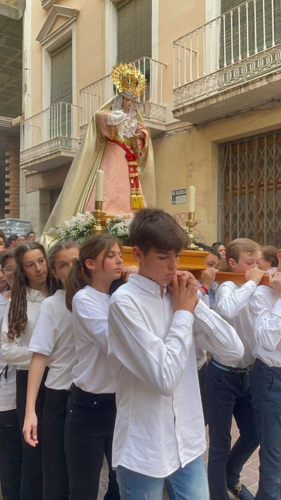 DEJAD QUE LOS NIÑOS SE ACERQUEN A MI  (MATEO, 19:14)