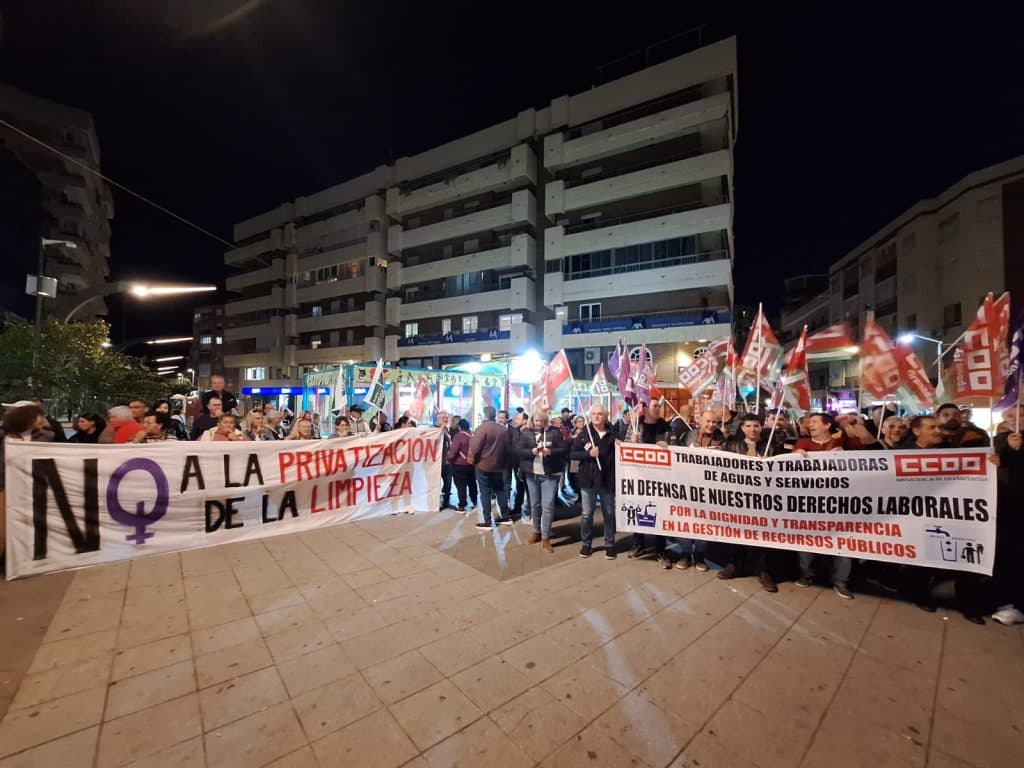 Trabajadores de Aguas y Servicios de la Costa Tropical se movilizan para pedir «que cese la actitud de la empresa de bloqueo en la negociación del Convenio Colectivo»