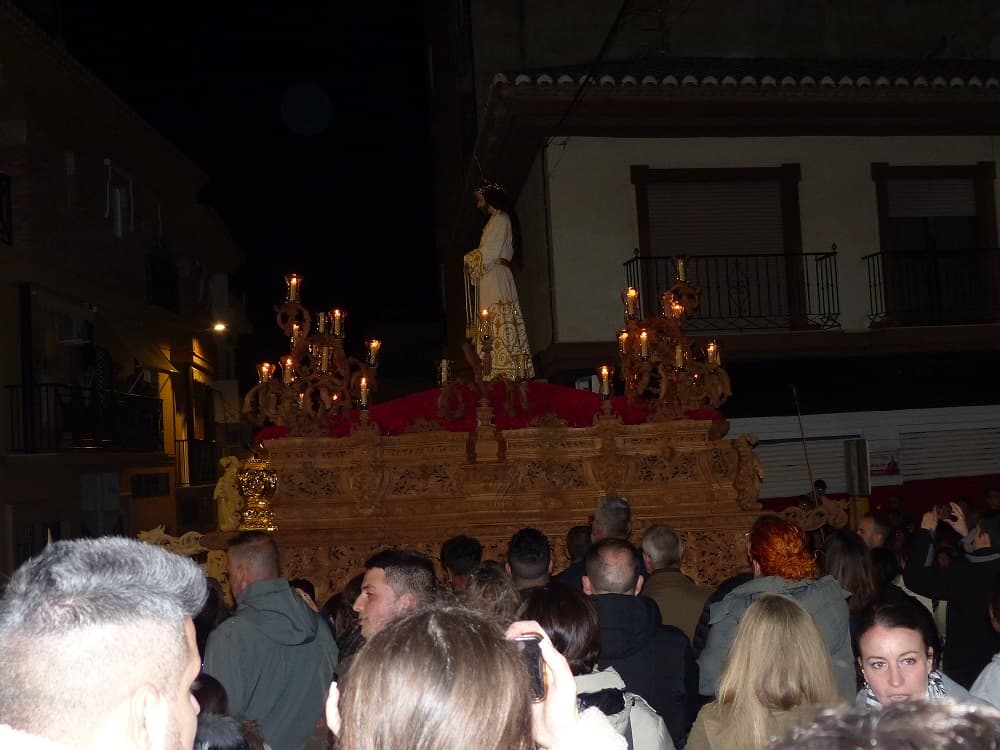 PERDON Y MISERICORDIA DAN ESPLENDOR AL MARTES SANTO, PERO ANTICIPAN SU REGRESO POR CAUSA DE LA LLUVIA