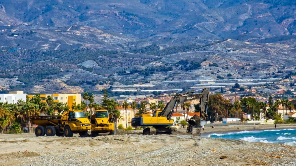 El Ayuntamiento de Motril «velará por la integridad de la playa de Poniente» durante las obras de emergencia