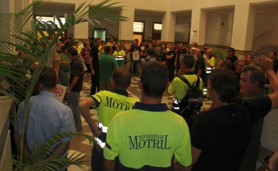 Los representantes de los trabajadores del Ayuntamiento de Motril anuncian huelga indefinida