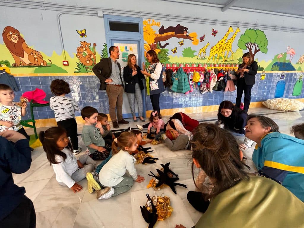 La Red Andaluza de Teatros Públicos comienza con el ciclo Abecedaria y la obra ‘Alas de primavera’ de la compañía Nómadas en Albolote