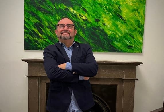 Motril se sumerge en la vida de Miguel Hernández con ‘Beso soy’
