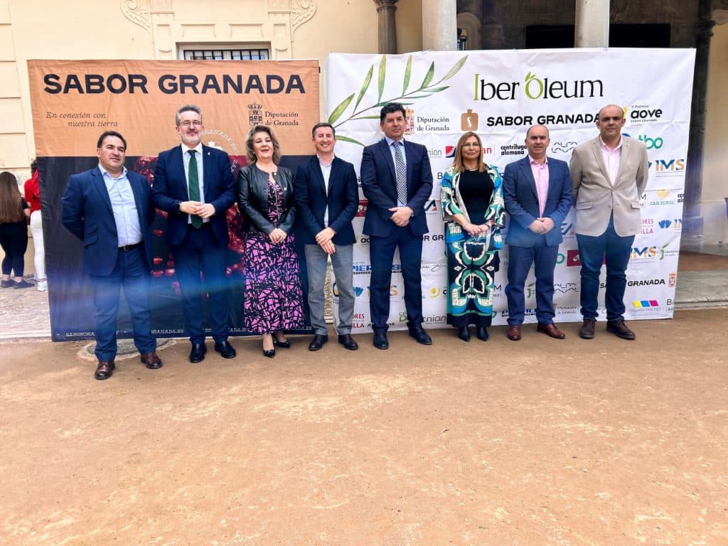 La Guía IberOleum, que apoya Diputación, incluye en su edición de 2024 un total de trece AOVE granadinos
