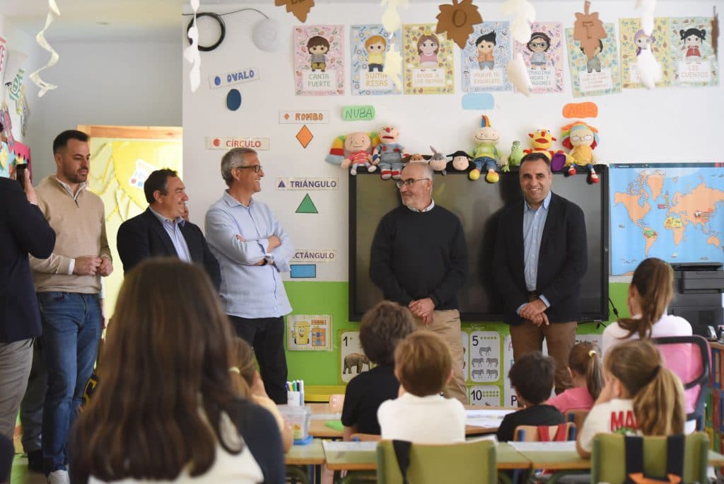 Taxis a demanda, wifi gratuito o clases de refuerzo: medidas de la Diputación de Granada contra la despoblación