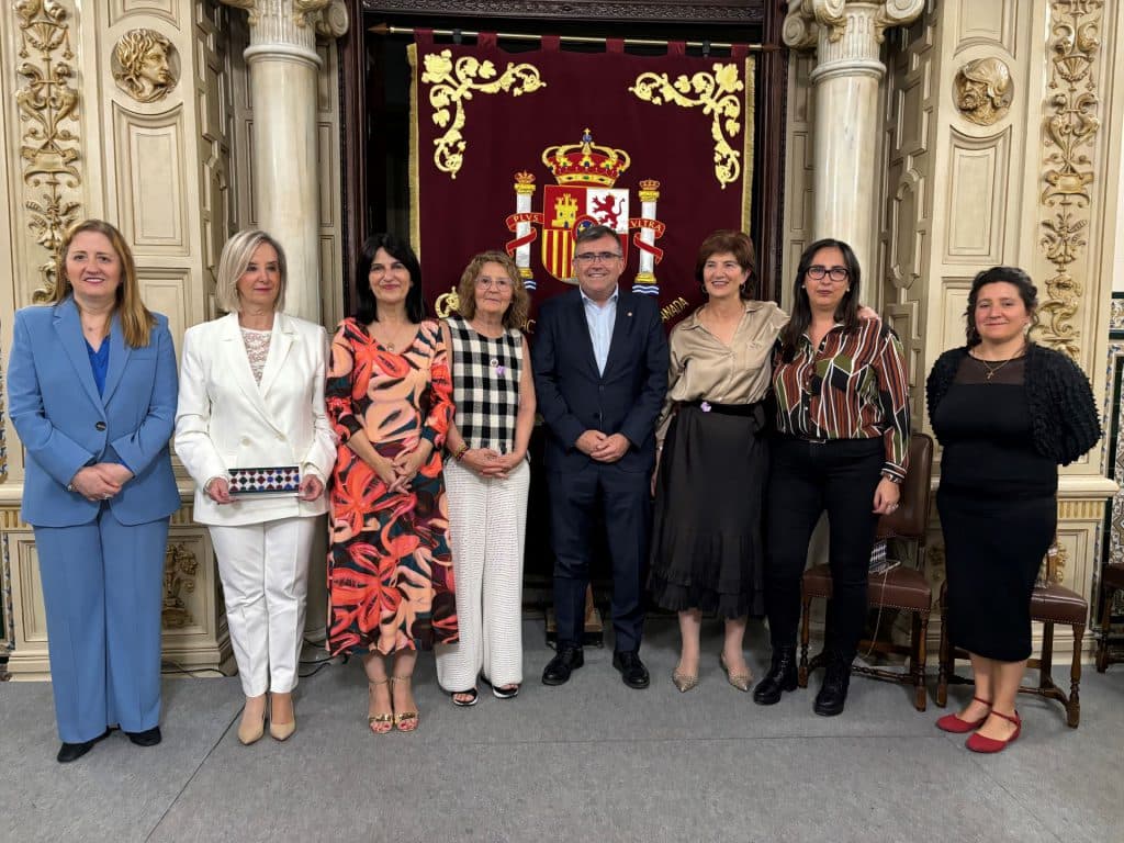 La jefa de la Lonja de Motril durante 20 años, Mariluz Ruiz Aranda, distinguida como ‘Granadina por la Libertad’