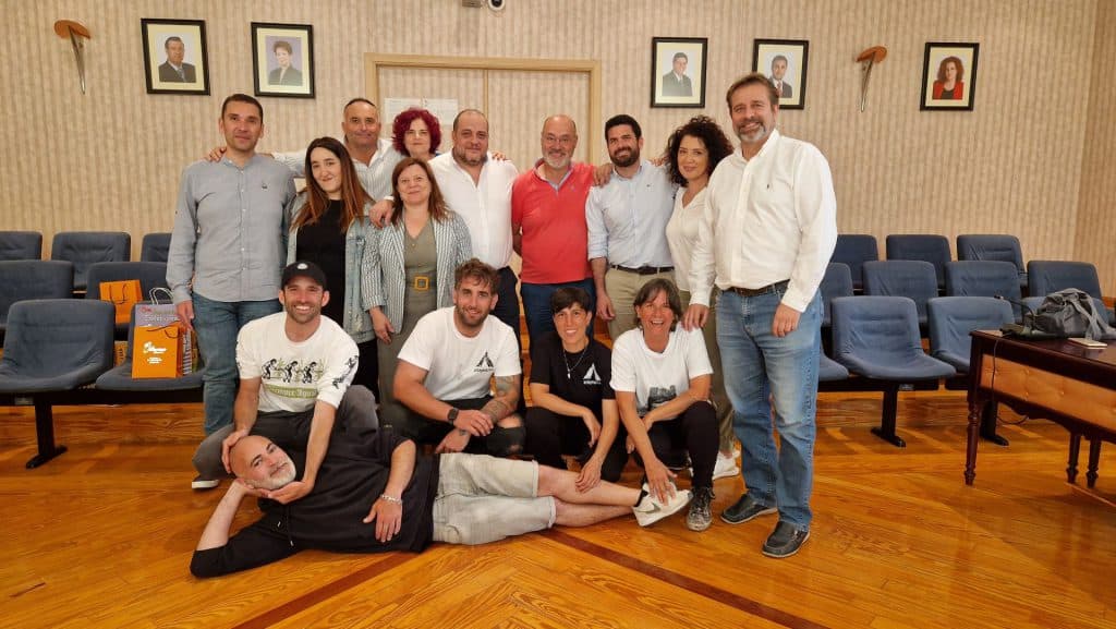 Los artistas que han participado en «Arte Peazos» reciben el reconocimiento del Gobierno de Salobreña