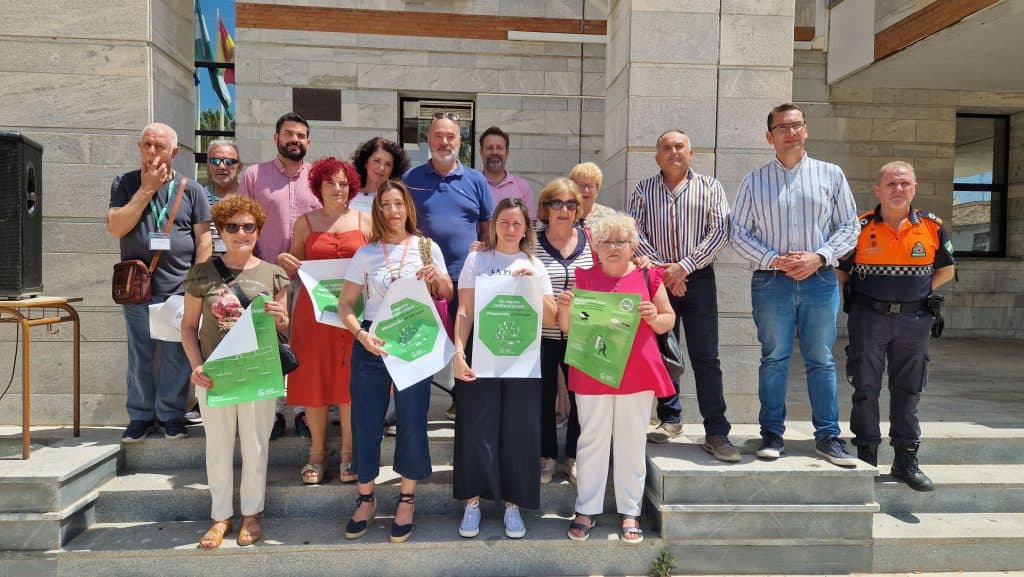 El Ayuntamiento de Salobreña colabora con la AECC en el Día Mundial sin Tabaco