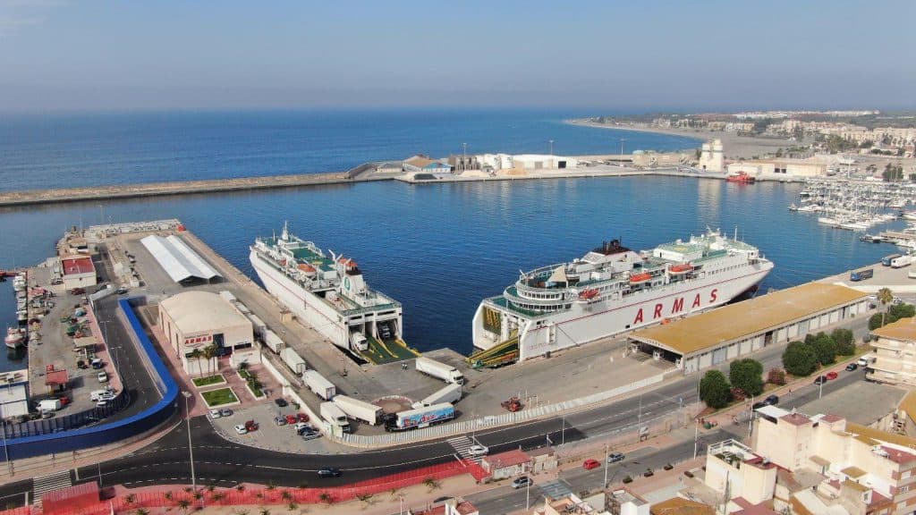 El Puerto de Motril cierra el primer cuatrimestre con un crecimiento en el tráfico de mercancías del 13,5%, alcanzando las 940.794 toneladas