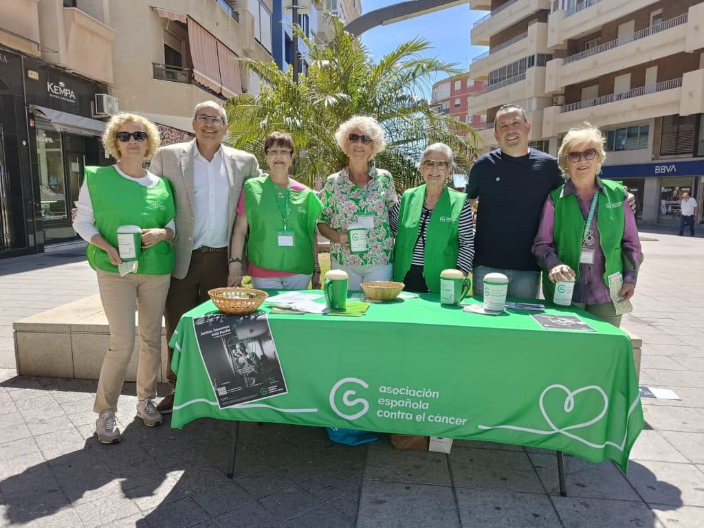 Andalucía Por Sí apoya a la delegación de la AECC en Motril
