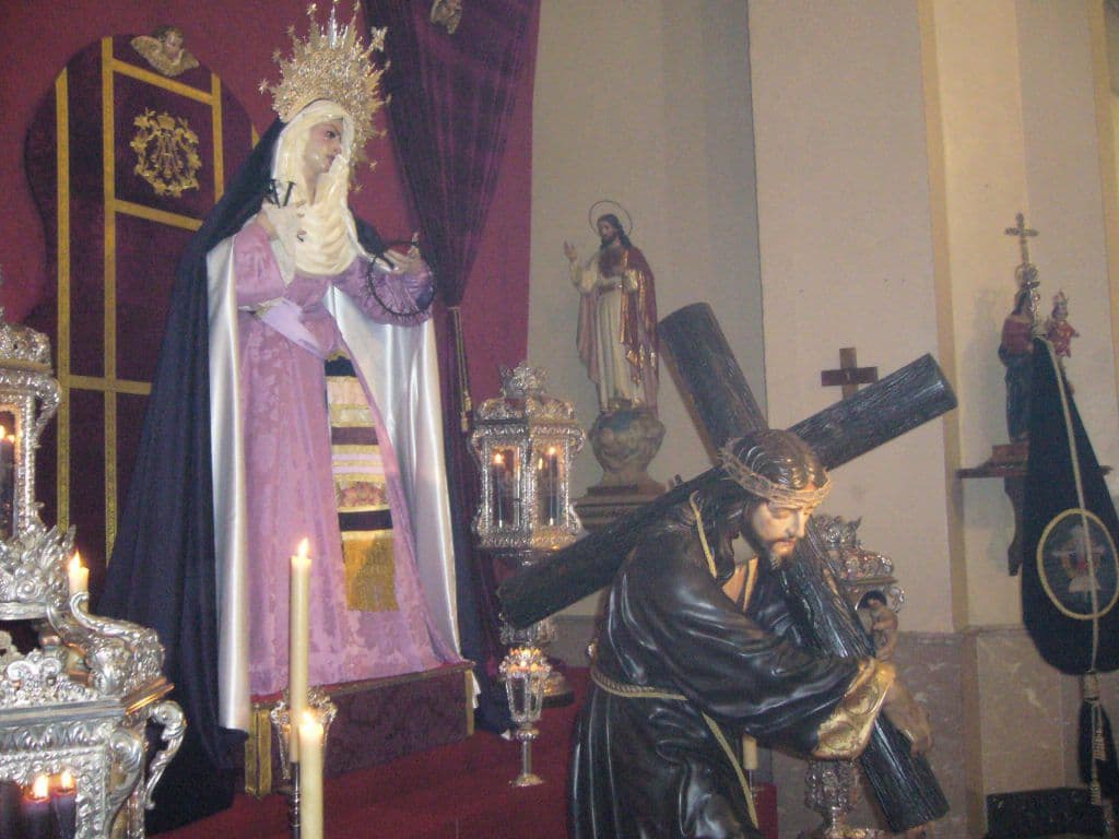 Ofrenda floral a María Stma. del Mayor Dolor en la Iglesia de la Visitación del Convento de Nuestras RRMM Nazarenas de Motril