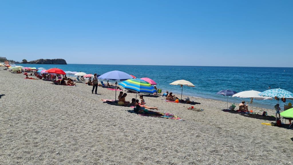 La playa de La Guardia renueva su bandera azul
