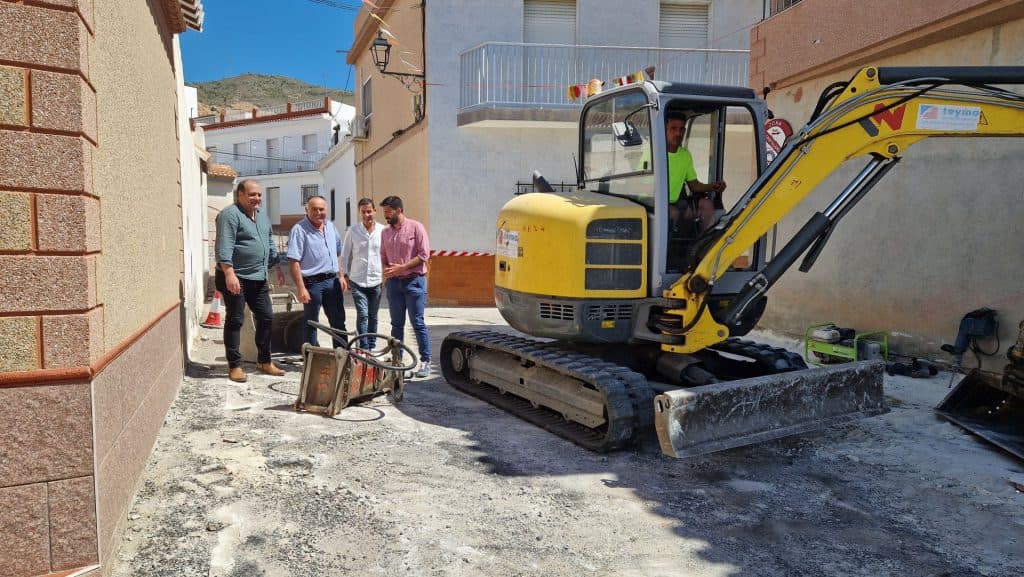El Ayuntamiento lleva a cabo la remodelación integral de la calle Murillo de Lobres