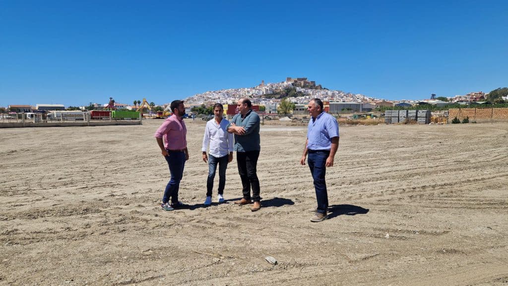 El Ayuntamiento de Salobreña habilita un aparcamiento de más de 70.000 metros
