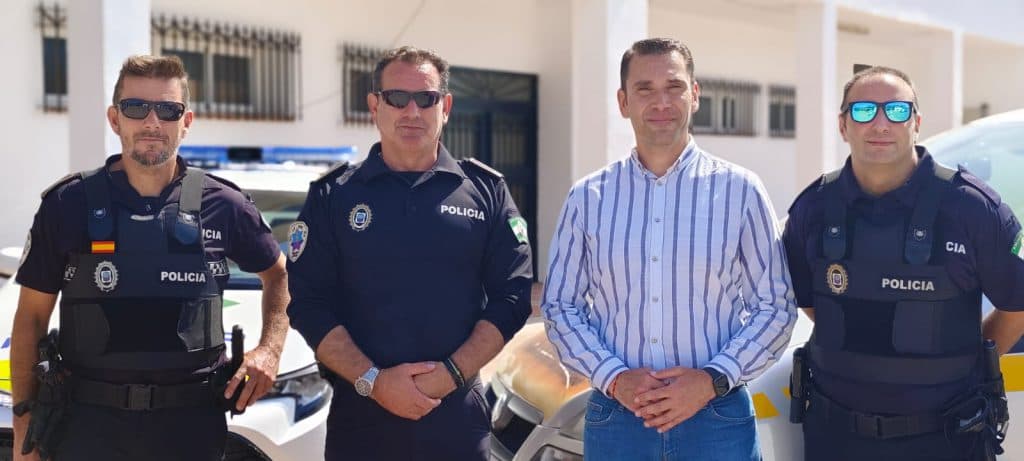 Un nuevo coche de la DGT se suma al parque móvil de la Policía Local de Salobreña