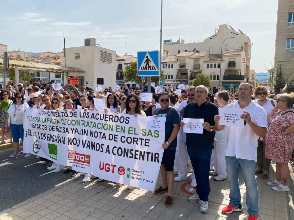 AxSí apoya al personal del SAS en su jornada de protesta por el bloqueo de las bolsas de empleo