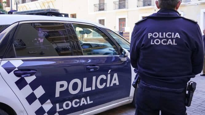 La Policía Local de Motril detiene a un hombre tras realizar varios robos con el conocido método del ‘abrazo cariñoso’