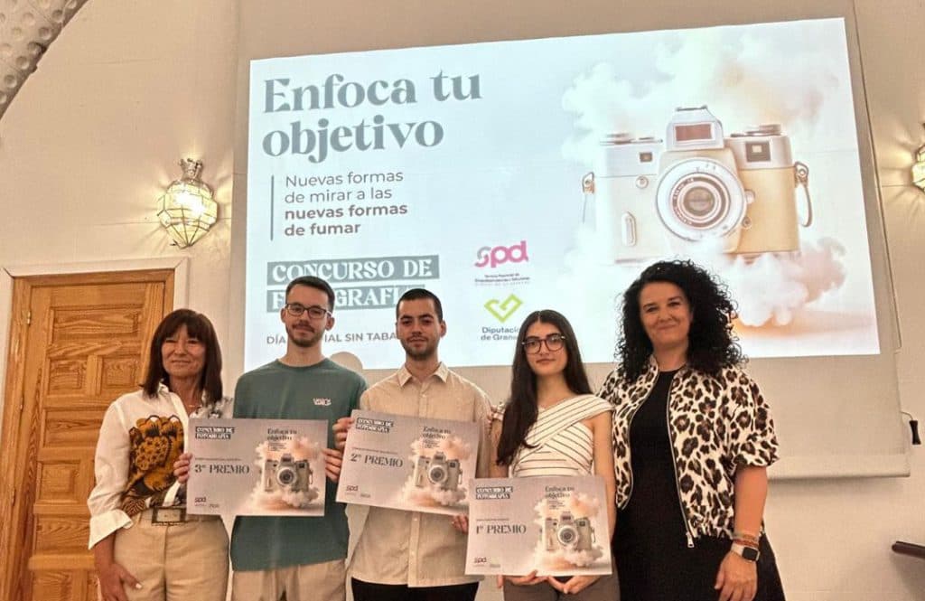 Diputación premia la creatividad fotográfica de jóvenes para concienciar sobre los riesgos de las nuevas formas de fumar