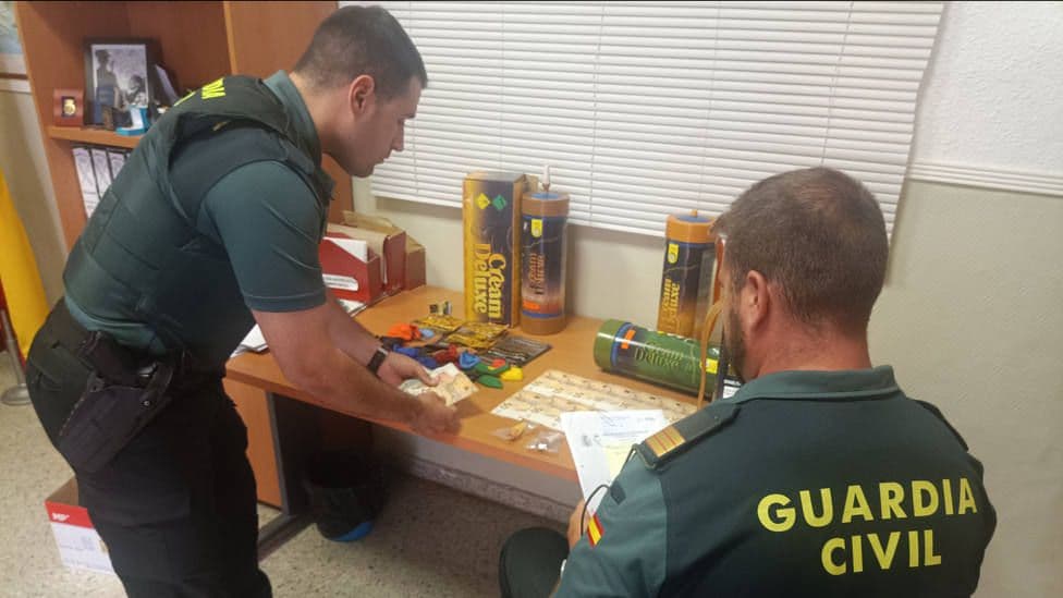 Detenido un joven por traficar con «gas de la risa» durante la fiesta de San Juan en La Herradura