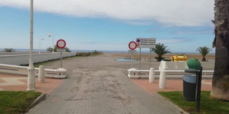 Investigan el hallazgo de un cadáver en una caseta próxima a la playa de Motril