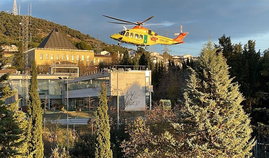 Herido grave tras arrollar un tren el vehículo en el que viajaba en un paso a nivel en Ferreira