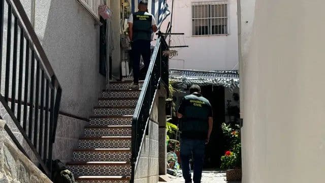 Detenido en el hospital el hombre que apuñaló a su mujer en Castell de Ferro