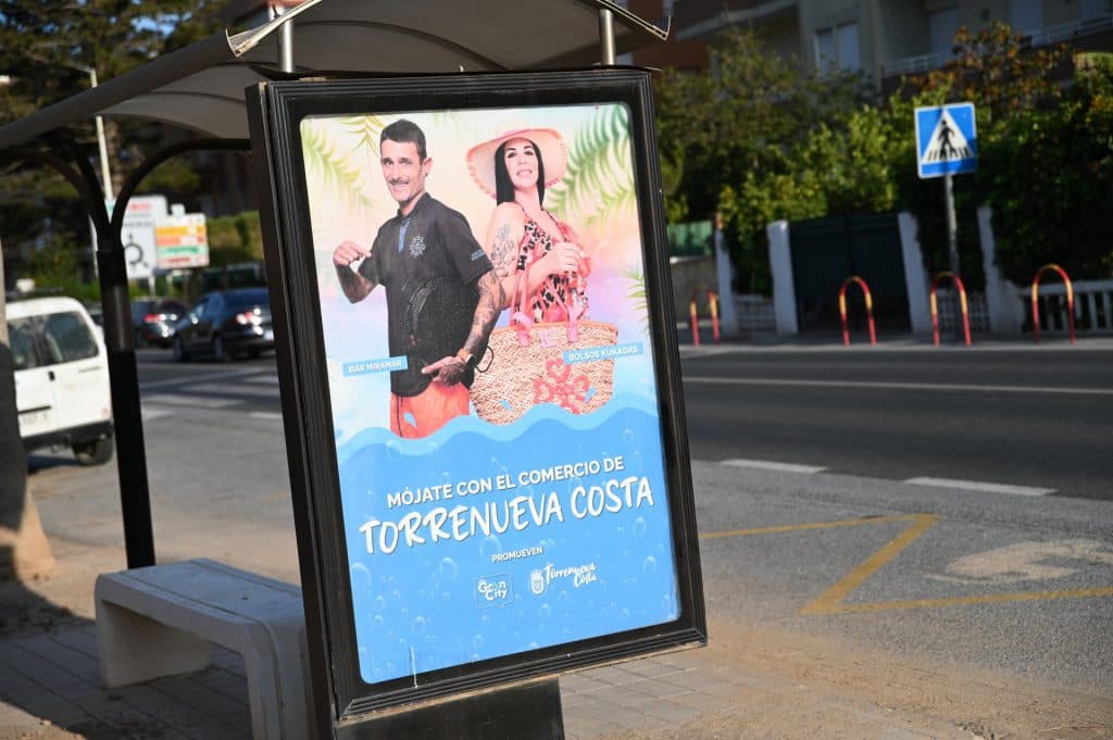 Los comercios de Torrenueva Costa piden ‘mojarse’ este verano, Grancity y el Ayuntamiento lanzan una campaña única