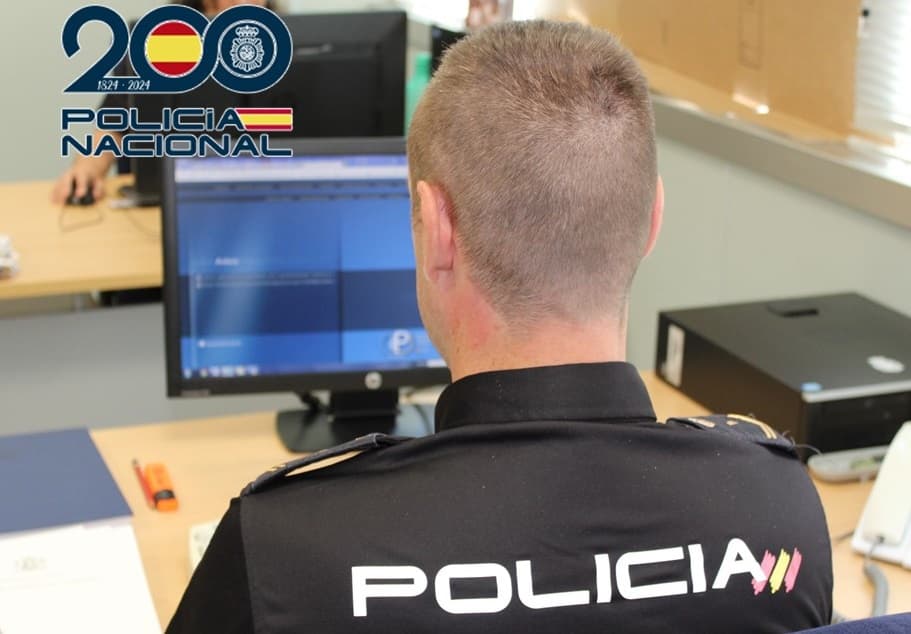 La Policía Nacional detiene a un menor e identifica a otro individuo en relación con la agresión a dos ciudadanos ocurrida en el centro de Granada