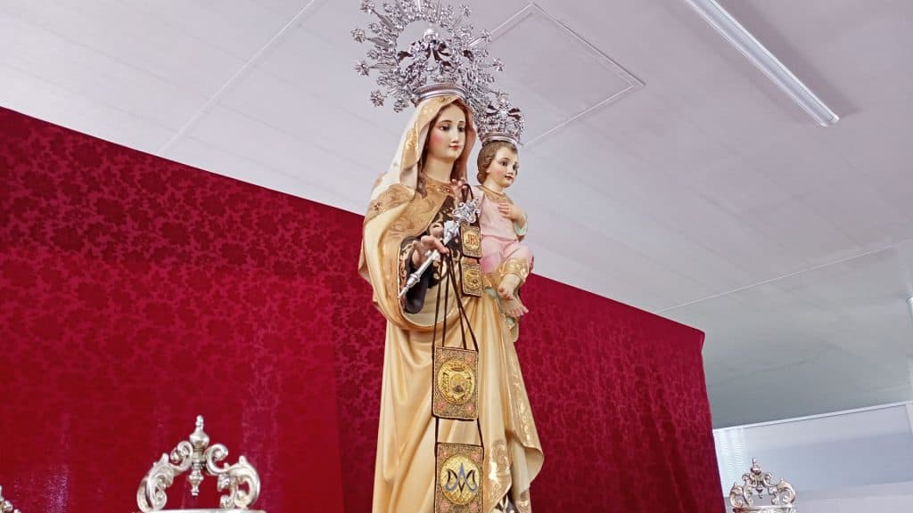 En directo en EL FARO MOTRIL la procesión de la Virgen de la Carmen del barrio de El Varadero