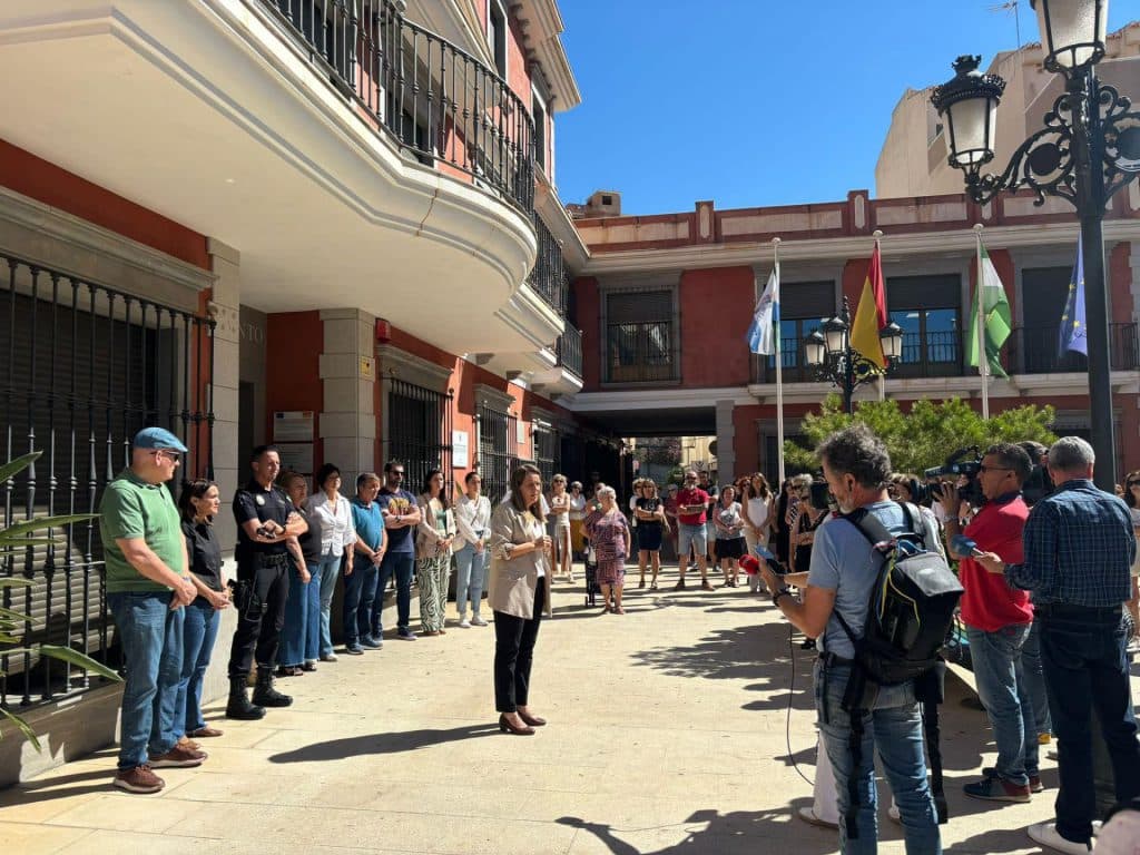 El juez ordena prisión para el hombre que apuñaló a su pareja en Castell de Ferro y trató luego de suicidarse