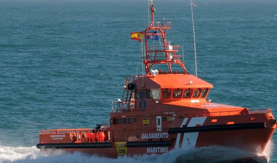Localizan el cuerpo sin vida de un varón en el agua en una playa de La Línea