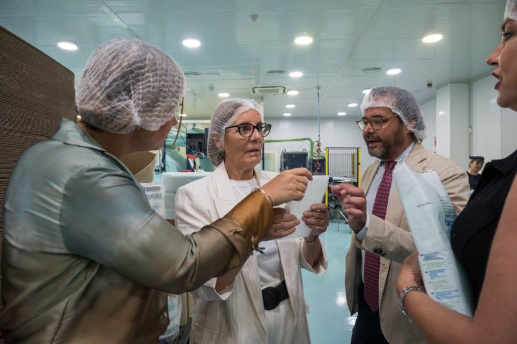 El delegado del Gobierno señala a la empresa Jalsosa como ejemplo de innovación e internacionalización