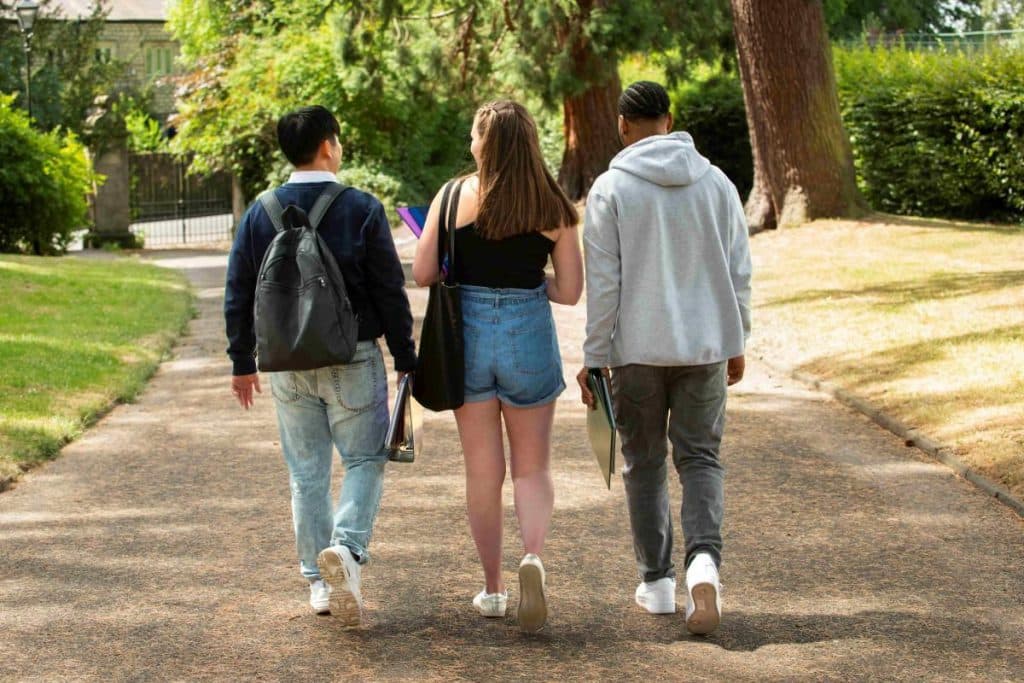 CCOO Granada presenta el Informe Sociolaboral de las personas jóvenes con motivo del Día Internacional de la Juventud