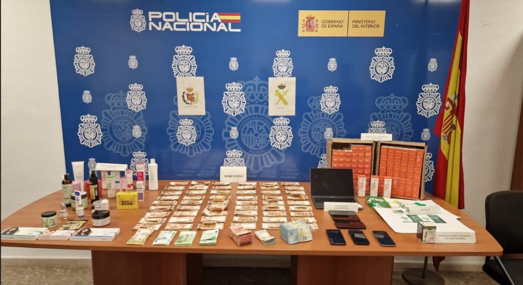 Desmantelada en Granada, Málaga y Madrid una organización criminal internacional dedicada a la venta ilegal de pastillas adelgazantes