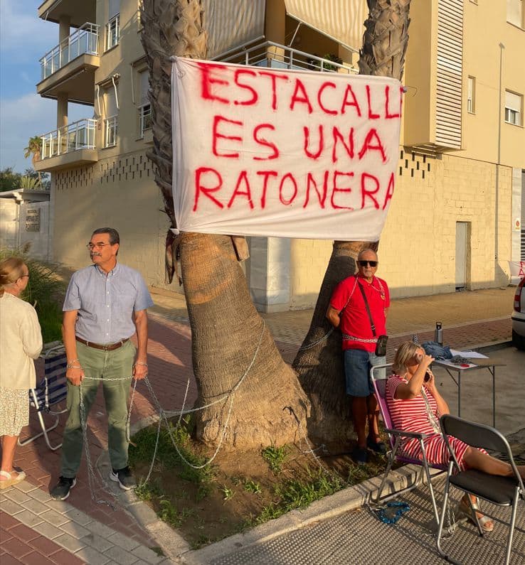 IU Motril expresa su apoyo a los residentes de Arenas de Poniente en el Camino del Pelaillo «en sus reclamaciones de mejoras en el acceso a sus viviendas»