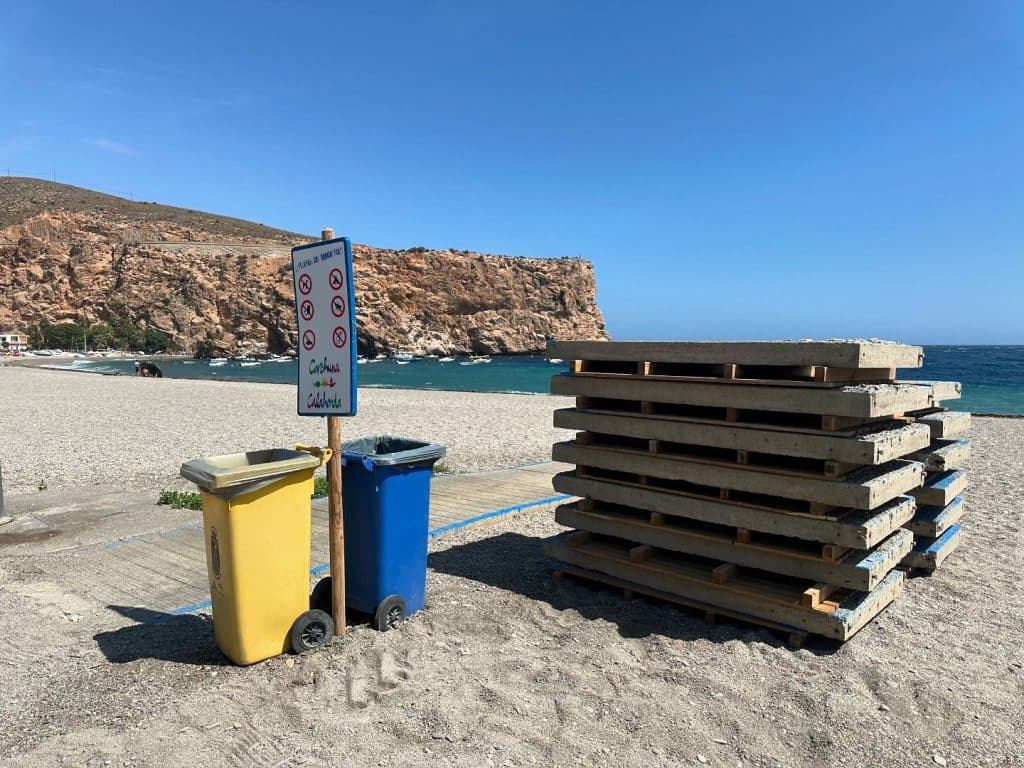 La ELA de Carchuna – Calahonda retira pasarelas «en previsión de fuerte viento»