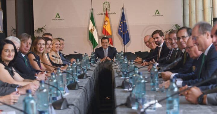 Cámaras Andalucía traslada al presidente de la Junta su apuesta por «potenciar su cooperación para el desarrollo del tejido empresarial»