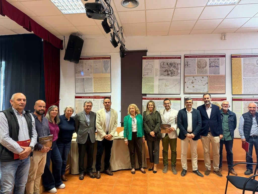 Pórtugos inaugura la exposición del Catastro de Ensenada y destaca la importancia del Archivo Municipal como guardián de su patrimonio documental