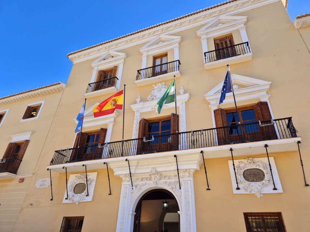Motril se suma a los tres días de luto oficial por las víctimas de la DANA