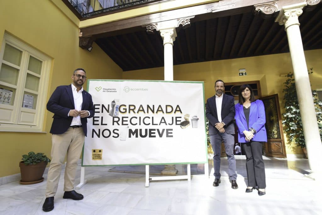 Diputación y Ecoembes presentan la campaña “En Granada el reciclaje nos mueve”